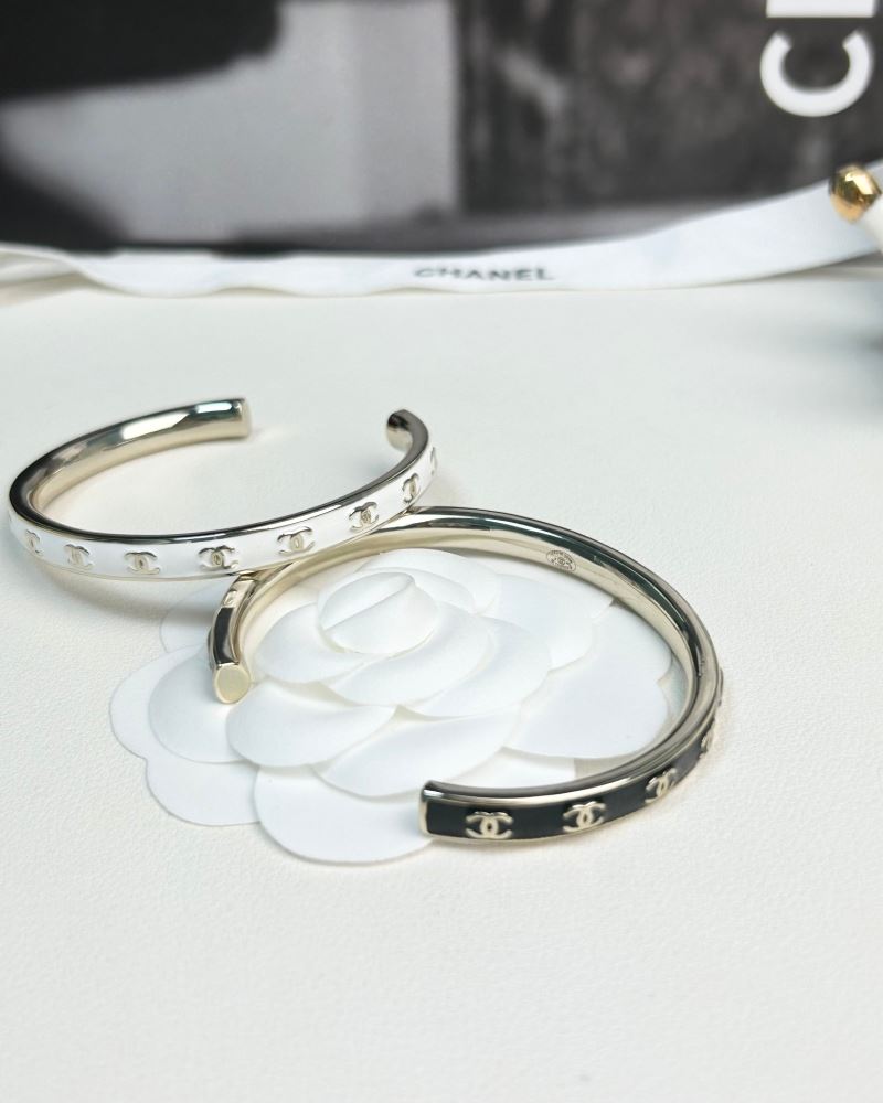 Ch**el bracelets